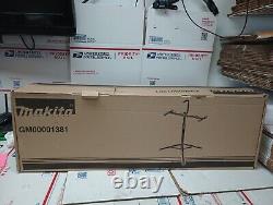 Makita Portable Tripod Light Stand Model Gm00001381 Open Box Fast/free Shipping